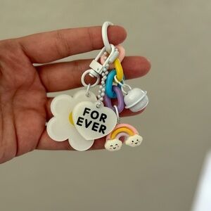 Vibrant Flower Heart Keychain - Durable Stainless Steel, Colorful Rainbow Design